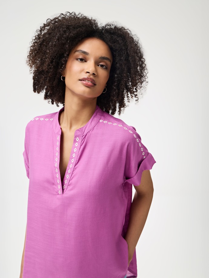 Blusa com bordado