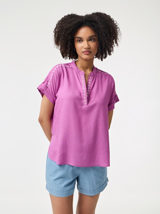 Blusa com Bordado