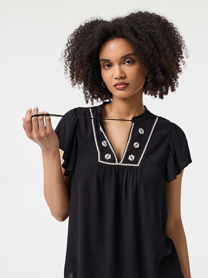 Blusa bordada