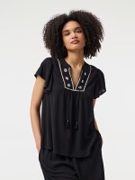 Blusa bordada