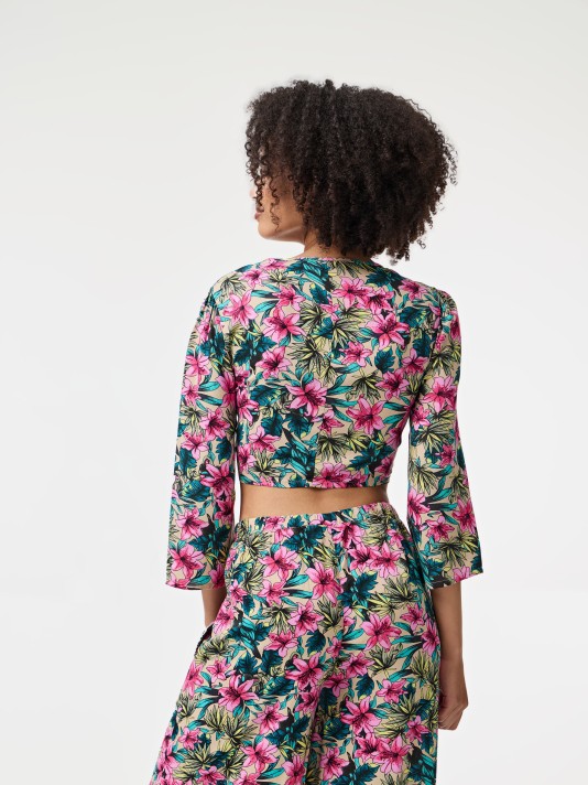 Blusa curta  Blusa curta