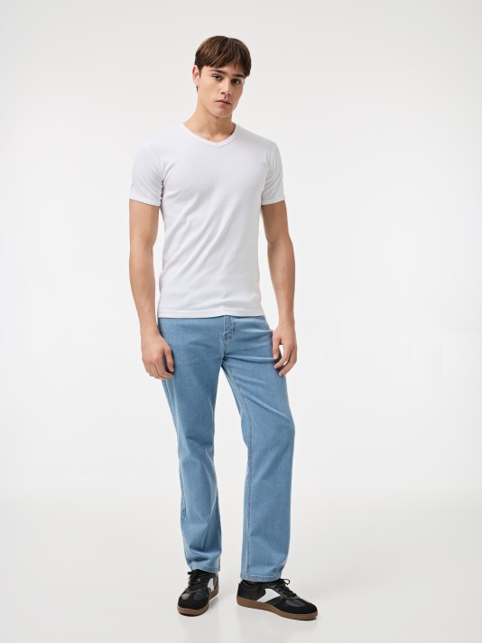 T-Shirt com gola em V T-Shirt com gola em V