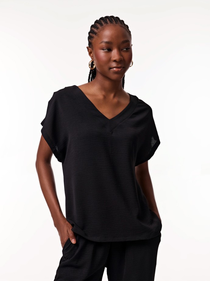 T-shirt decote em V