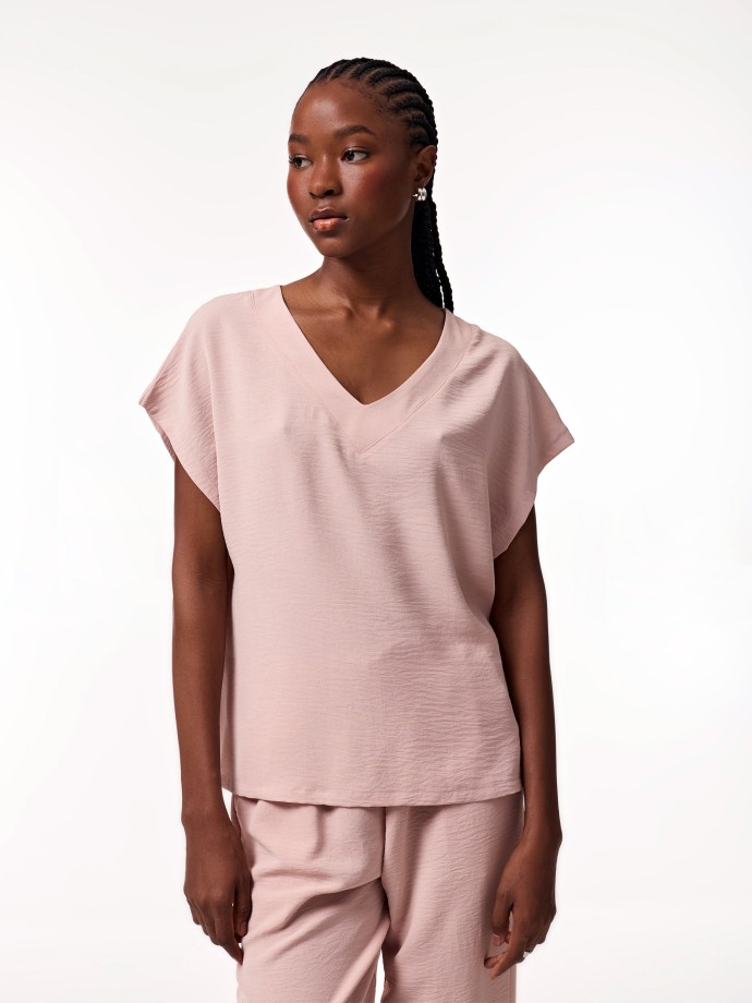 T-shirt decote em V