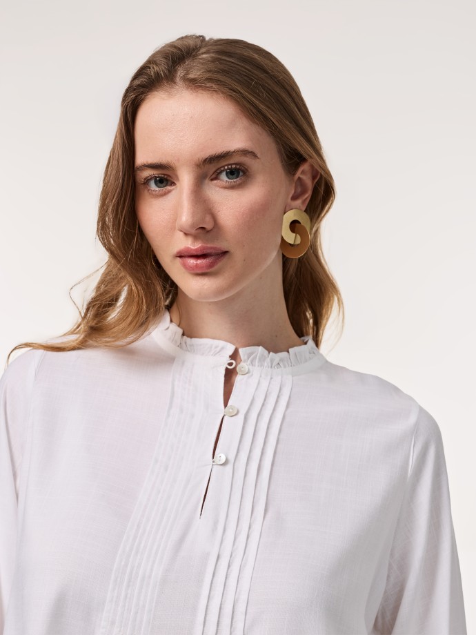 Blusa com pregas