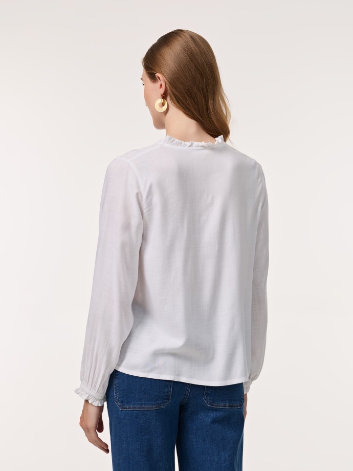 Blusa com pregas