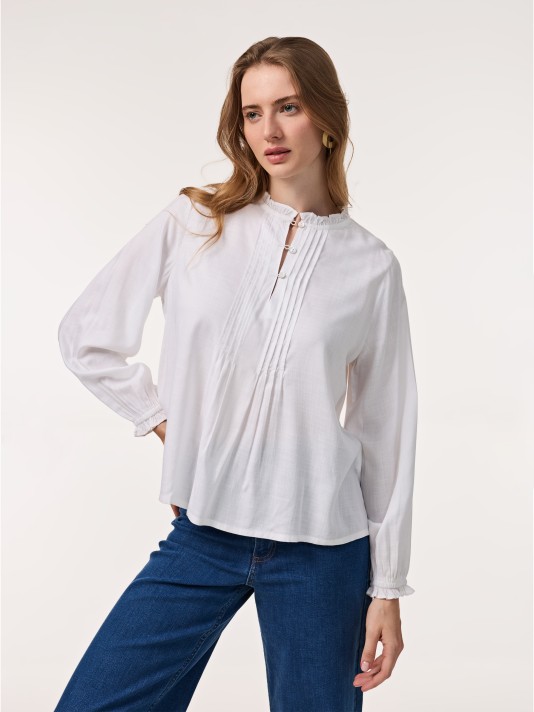 Blusa com pregas