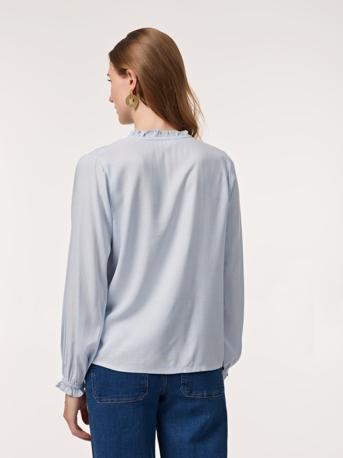 Blusa com folho