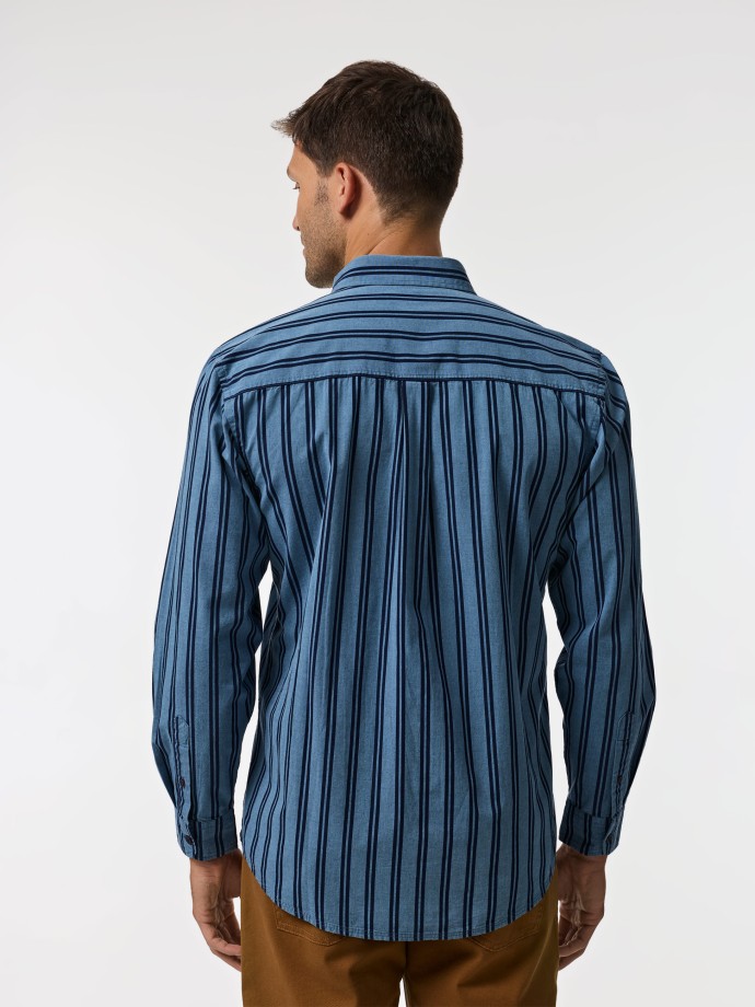 Camisa com riscas