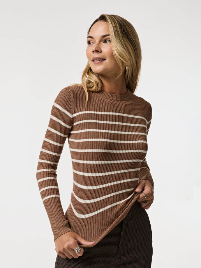 Camisola canelada com riscas