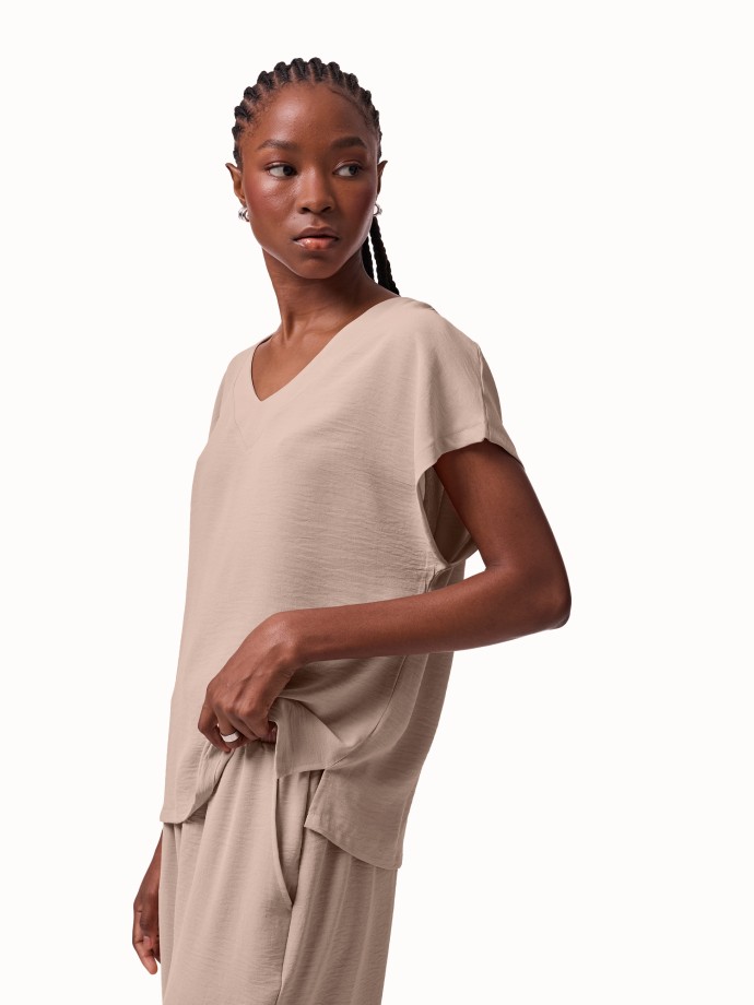 T-shirt decote em V
