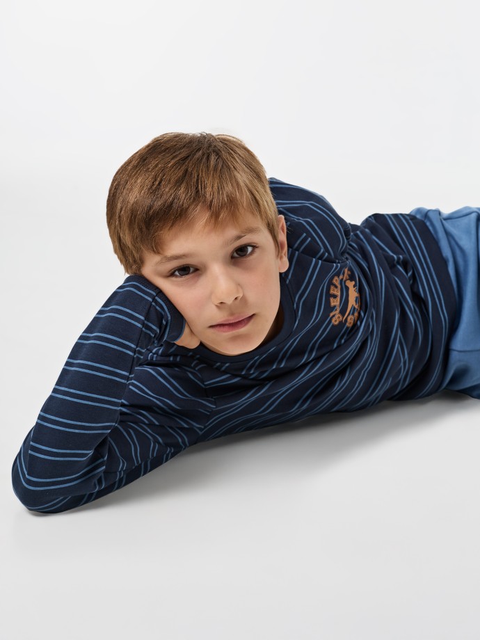 Pijama longo com riscas