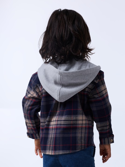 Camisa com carapuço Camisa com carapuço