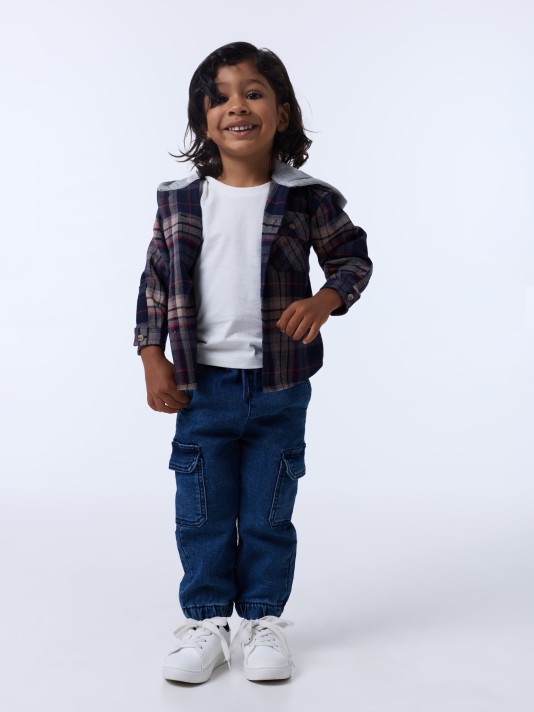 Camisa com carapuço Camisa com carapuço