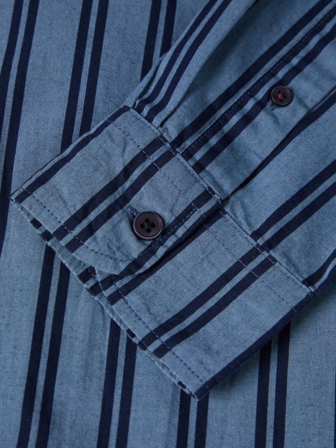 Camisa com riscas