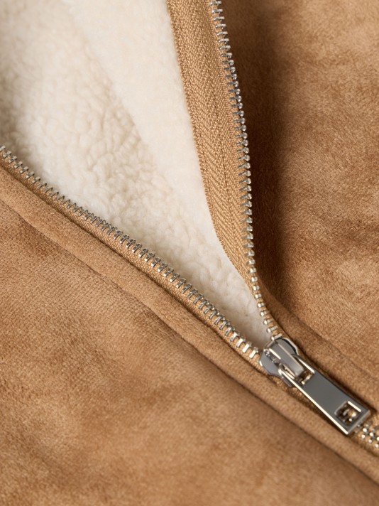 Bomber com gola de pelo Bomber com gola de pelo