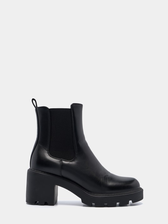 Botins com salto