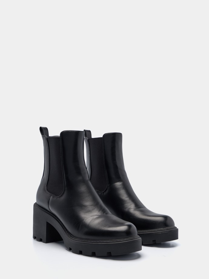 Botins com salto