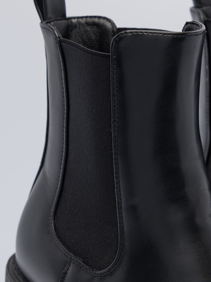 Botins com salto