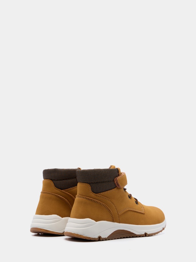 Botas
