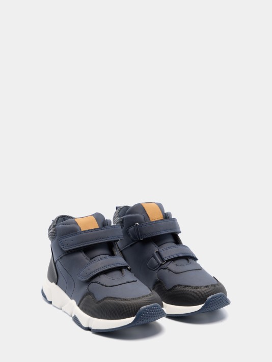 Botas com velcro Botas com velcro