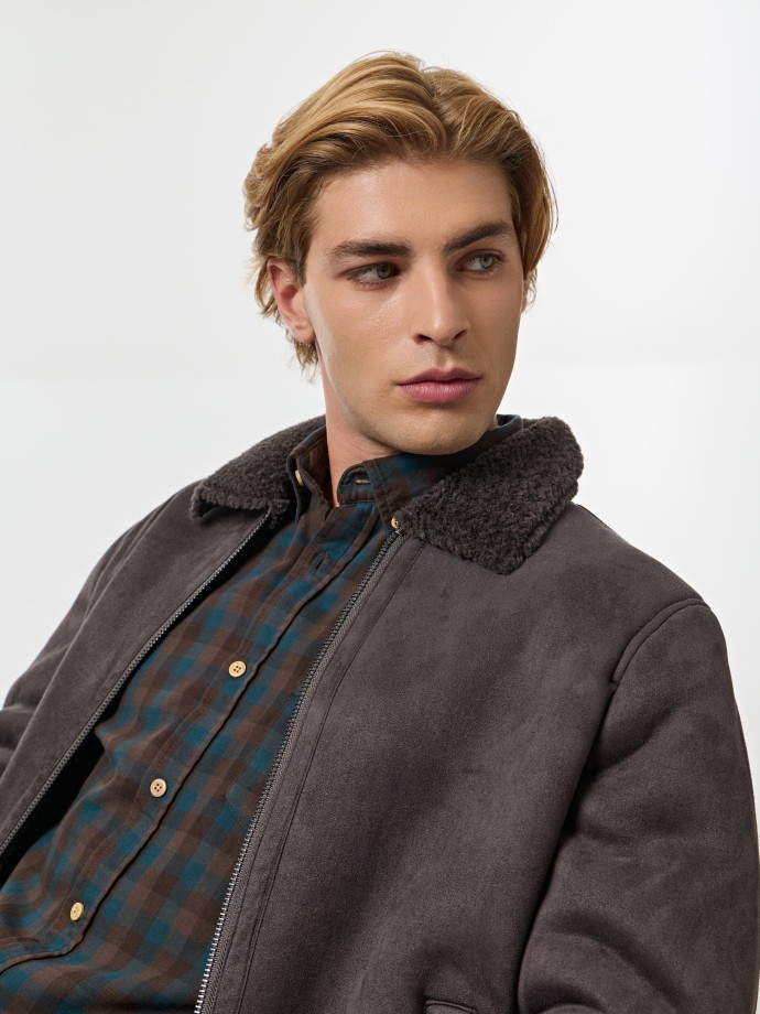 Bomber com gola de pelo Bomber com gola de pelo