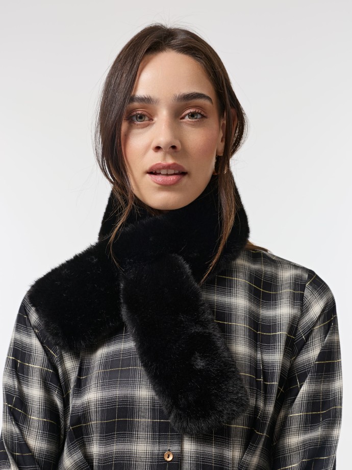 Cachecol em pelo sint�tico