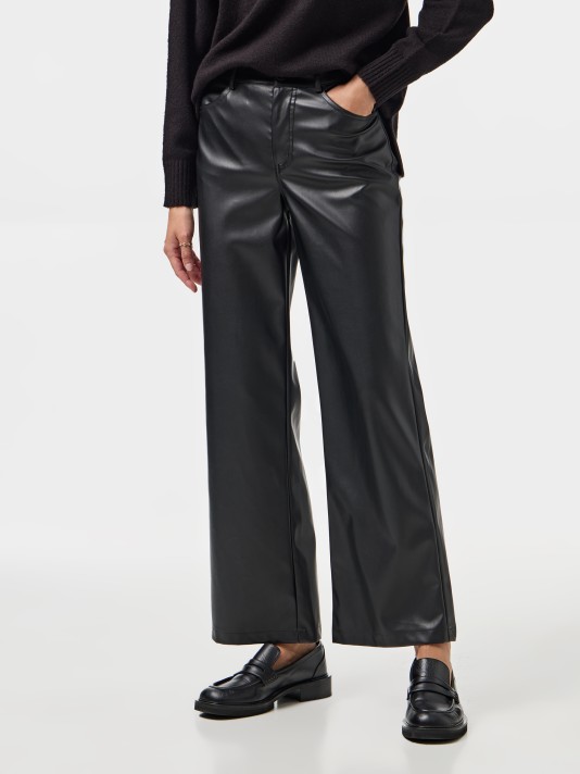 Calças efeito pele Calças efeito pele