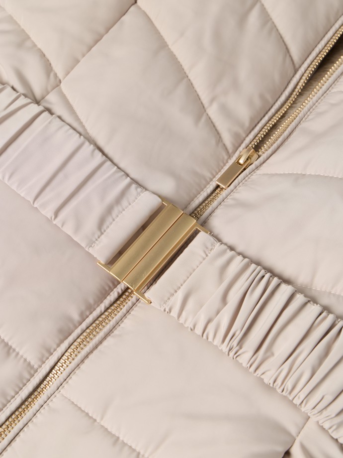 Casaco acolchoado com carapuço Casaco acolchoado com carapuço
