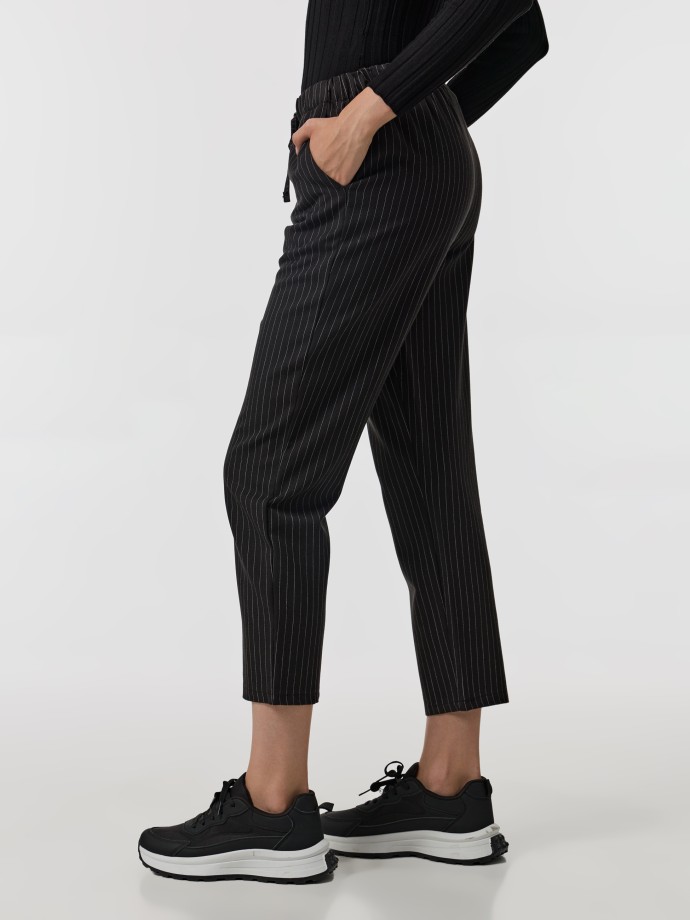 Calças jogger às riscas Calças jogger às riscas