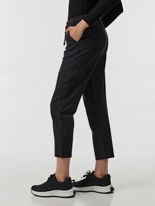 Calças jogger às riscas Calças jogger às riscas