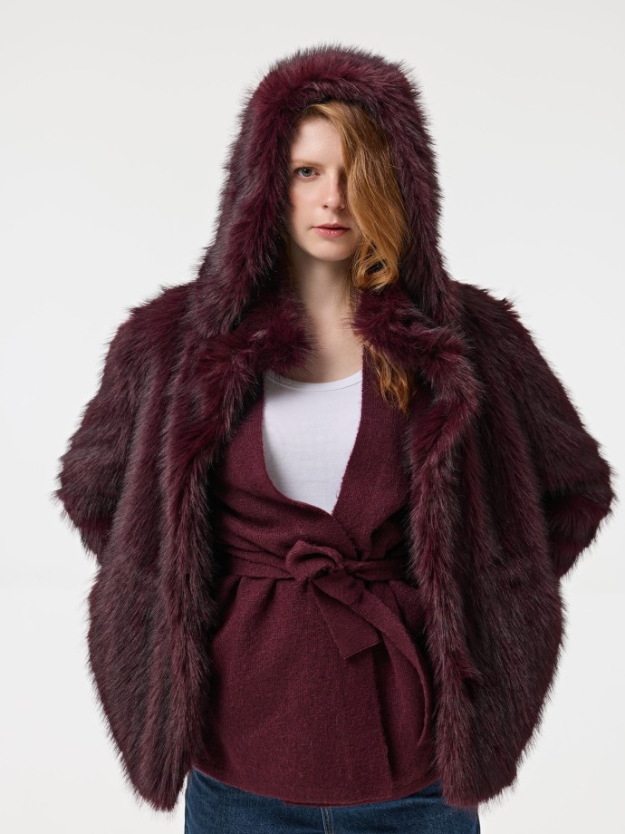 Casaco de pelo com carapuço Casaco de pelo com carapuço