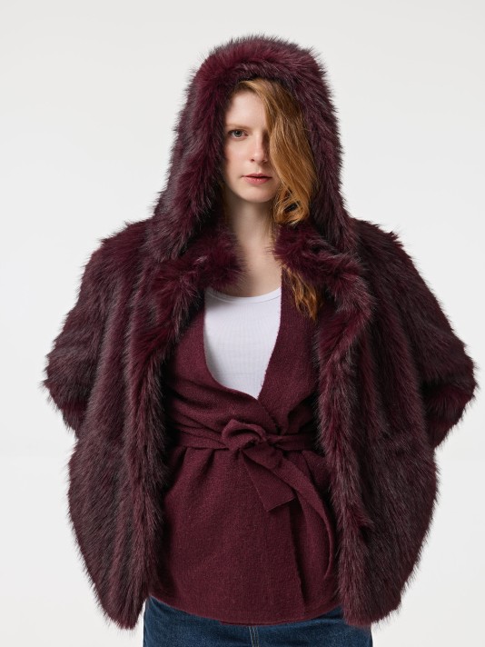 Casaco de pelo com carapuço Casaco de pelo com carapuço