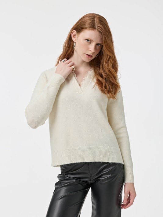 Camisola de malha com bordado Camisola de malha com bordado