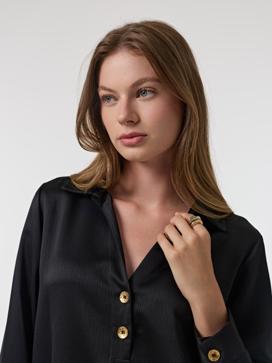 Blusa com botes