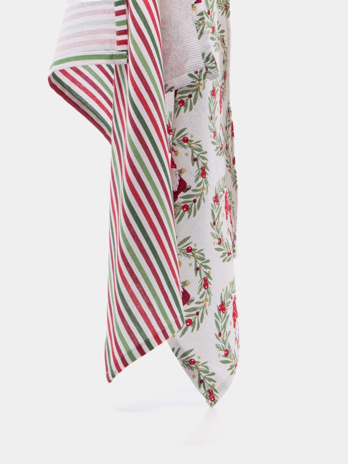 Cesto com 3 panos de Natal Cesto com 3 panos de Natal