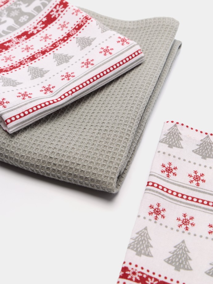 Cesto com 3 panos de Natal Cesto com 3 panos de Natal