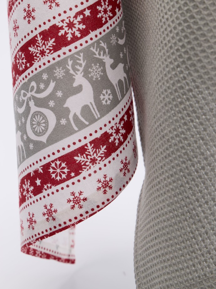 Cesto com 3 panos de Natal Cesto com 3 panos de Natal