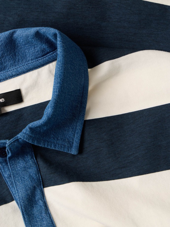 Polo �s riscas com gola em ganga