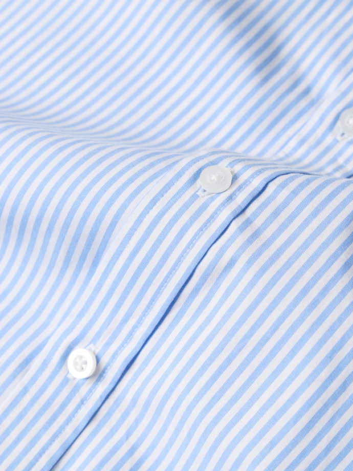 Camisa cl�ssica �s riscas