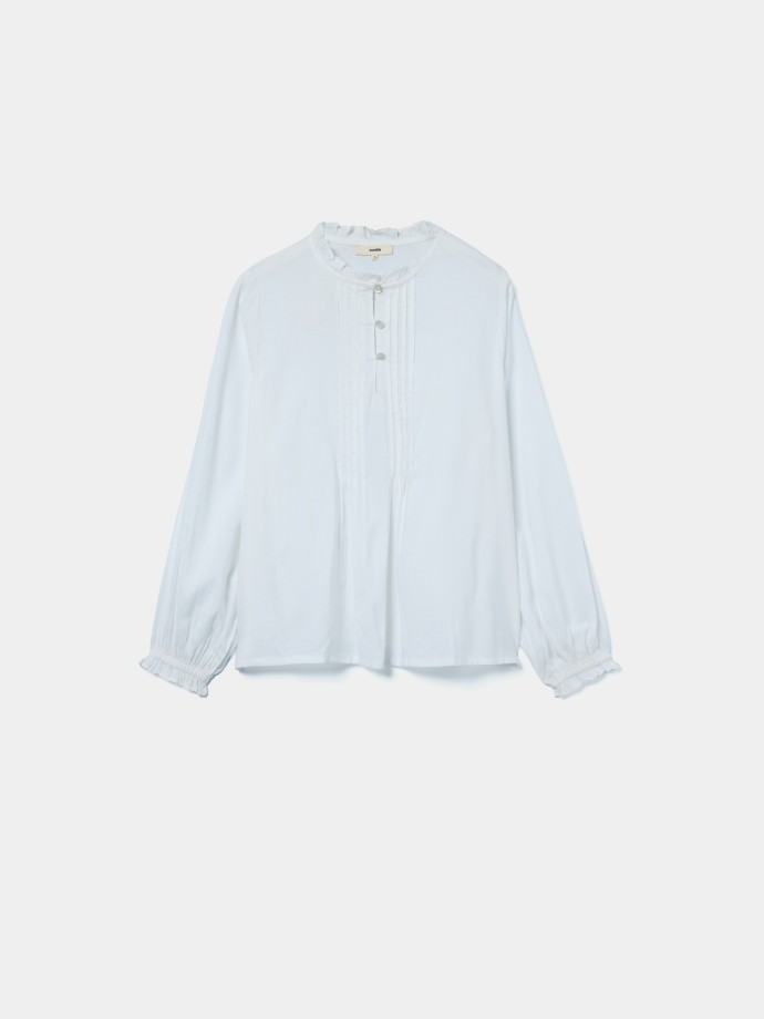 Blusa com pregas