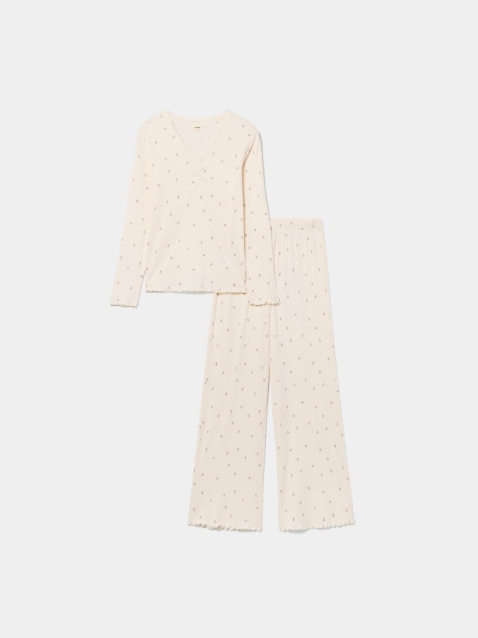 Pijama estampado com flores
