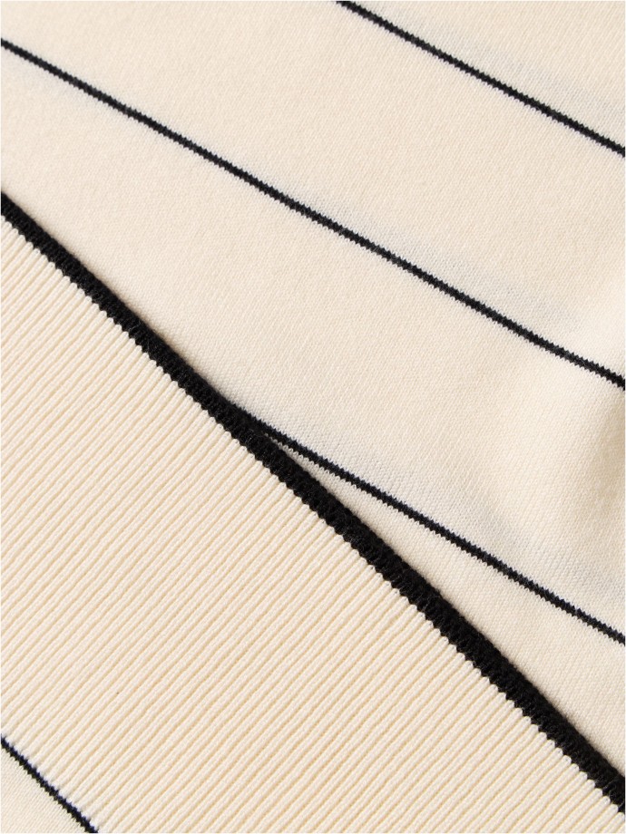 T-shirt de malha �s riscas