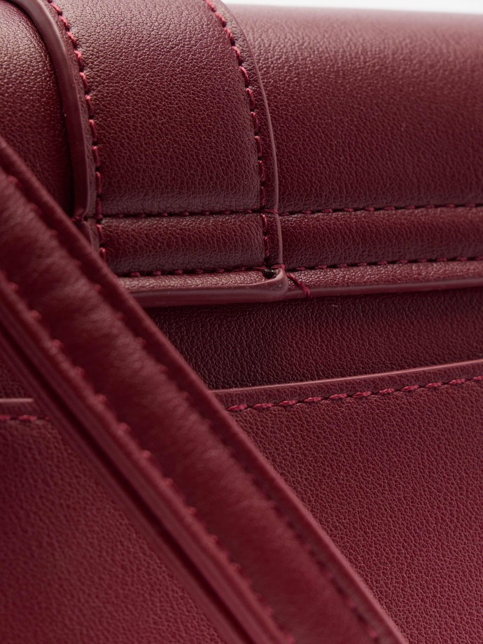 Mala a tiracolo Mala a tiracolo