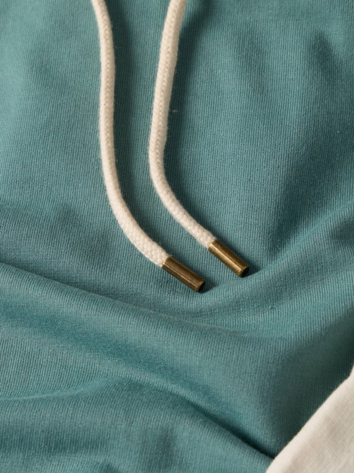 Camisola com carapu�o e risca lateral