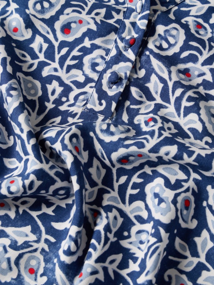 Blusa estampada com decote em V