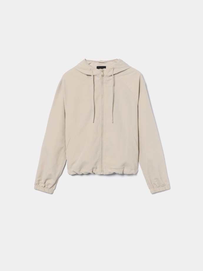 Parka com carapu�o curta