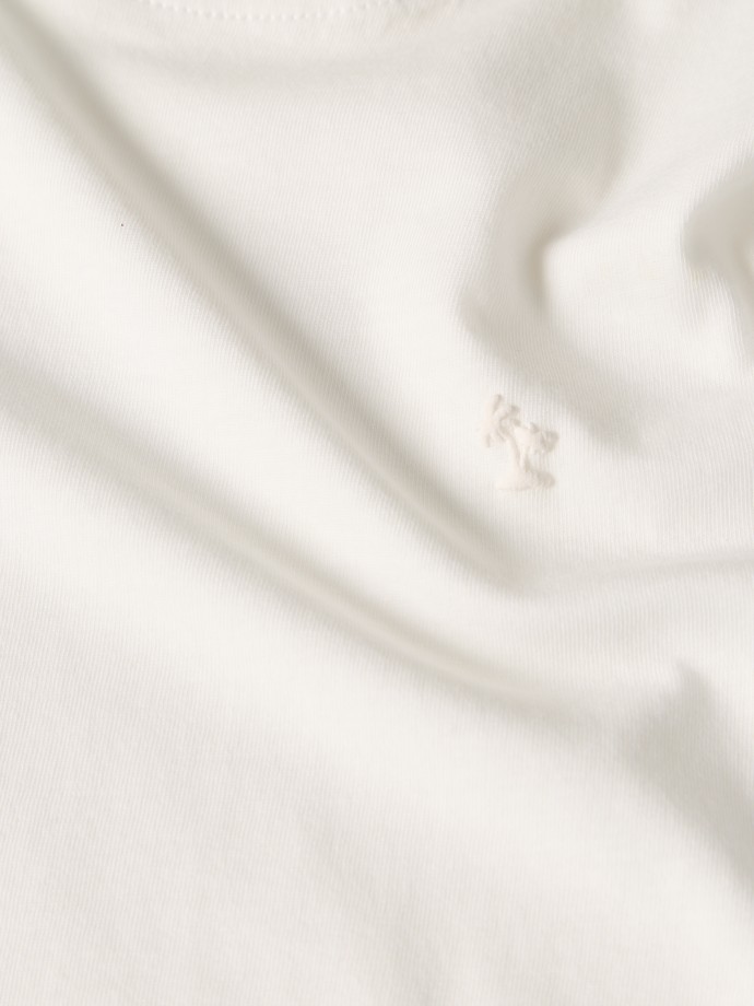 T-shirt com pormenor estampado