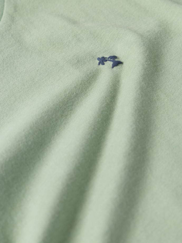 T-shirt com pormenor estampado