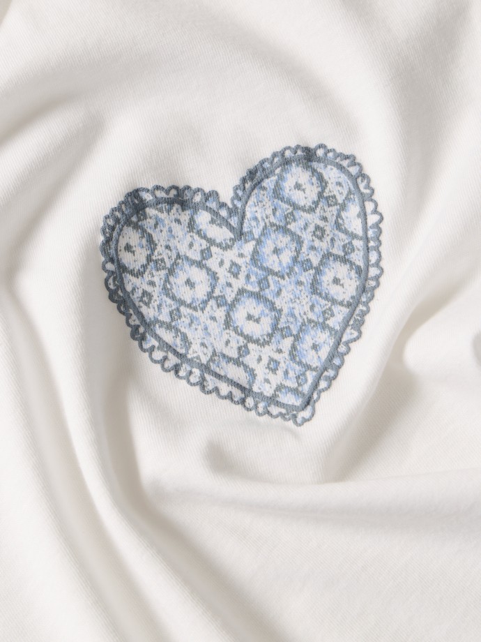 T-shirt estampada com folhos nas mangas